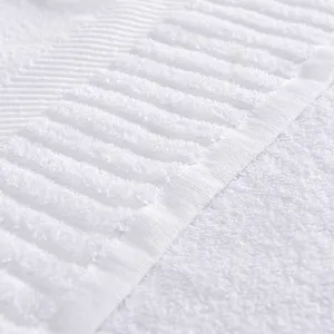 Asciugamani per hotel con viso bianco superassorbente di alta qualità all'ingrosso