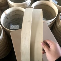 Tamis de sol de jardin en bois traditionnel fait à la main avec treillis métallique en acier inoxydable Technique tissée de 2mm de diamètre Énigme en bois originale