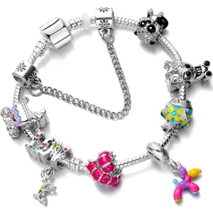 爱情字手链狗项圈搭配彩色珠子和珠宝制作手链