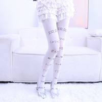 Nouvelles chaussettes populaires pour filles, motif émoticône mignon, douces, respirantes, collants blancs, chaussettes hautes pour l'extérieur, acceptent la personnalisation