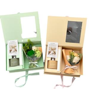 ชุดกล่องกระจายน้ำหอมกลิ่นกกสบู่ดอกกุหลาบ120มล. ช่อดอกไม้ของขวัญวันวาเลนไทน์สุดหรูฉลากส่วนตัว - Product Image 4