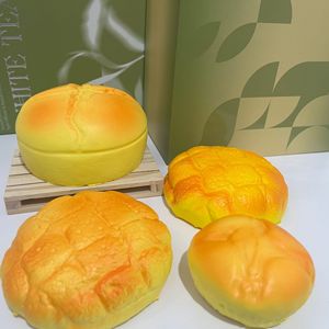 시뮬레이션 슈퍼 슬로우 리바운드 EVA 빵 우유 향 리얼 넷 레드 폭발 핀치 뮤직 젖은 부드러운 끈끈한 손 압력 해소 장난감 - Product Image 3