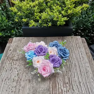Dekorasi rumah pernikahan vas bunga bening Modern bentuk hati kotak bunga bening dengan 13 lubang vas bunga akrilik berbentuk hati