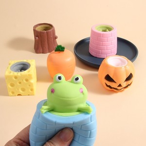 ของเล่นบีบคลายเครียดรูปกบกระรอกกระต่ายน่ารัก - Product Image 1