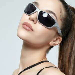 Gafas de Sol Deportivas Cyberpunk Plateadas de Moda, Protección UV400, para Hombre y Mujer, Venta al Por Mayor - Product Image 1