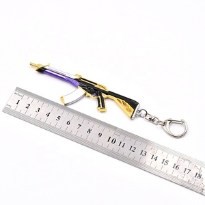 Prime Vandal shoot <span class=keywords><strong>action</strong></span> game Valorant <span class=keywords><strong>mini</strong></span> pistolet en métal modèles porte-clés 12 cm cadeau jouet en stock par la fabrication en Chine - Product Image 6