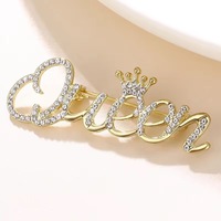 Broches personnalisées en gros avec lettres de l'alphabet, broches décorées de strass en forme de couronne, bijoux de mode exquis pour femmes