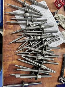 Vis à billes de haute précision CNC à mouvement linéaire, tige filetée roulée, vis à billes SFU1605 SGU1610, écrou à billes BK12/BF12 en stock - Product Image 6