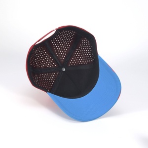 หมวกแก๊ปตาข่ายแบบกำหนดเอง OEM พร้อมโลโก้ 5 แผง ปีกโค้งเล็กน้อย แบบ Snapback ป้ายยางกันน้ำ หมวกกอล์ฟ - Product Image 4