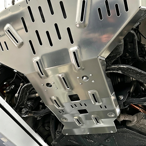 Placa Protectora Delantera de Aleación Al-Mg de 8mm, Ligera y Plateada, para Dongfeng M Hero 917 HEV, Repuesto Todoterreno de Alto Rendimiento - Product Image 3
