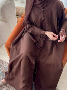 Abaya ouverte de style <span class=keywords><strong>cardigan</strong></span> en dentelle délicate et patchwork personnalisée Loriya pour femmes musulmanes, mode islamique modeste de Dubaï - Product Image 6