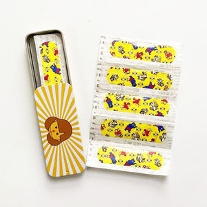 لاصقات جروح معقمة للأطفال مقاومة للماء مع طباعة مخصصة في علبة معدنية - Product Image 2