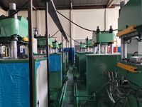 PANLONG 250 Ton Melamine Machine Automatische Servieslijn Delta PLC Besturing Hydraulische Componenten voor het maken van wijnglazen en kelken
