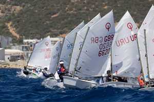 OP 2.3m <span class=keywords><strong>Velero</strong></span> Moderno Juvenil de Fibra de Vidrio con Consola Central para Competición y Entrenamiento Profesional - Product Image 5