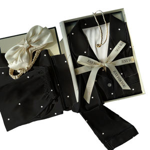 Nuovi arrivi estivi: <span class=keywords><strong>pigiama</strong></span> da <span class=keywords><strong>donna</strong></span> premium con stampa nera, top a maniche lunghe e pantaloni. - Product Image 1