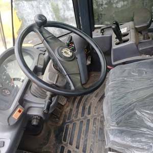 Cargadora de Ruedas Usada Komatsu WA320-3, Modelo 2018, Carga Nominal de 20 Toneladas, Motor CAMC, Potencia de 92KW, Excelente Estado, en Venta - Product Image 2