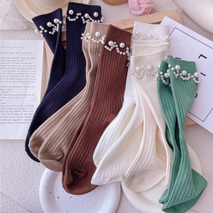 Chaussettes en coton côtelé blanc pour femmes, style coréen, avec logo personnalisé, certifiées OEKO Tex100, vente en gros OEM, chaussettes cadeau avec nœud perlé - Product Image 2