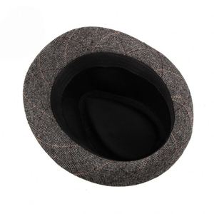 Chapeaux Fedora Classiques à Carreaux Britanniques pour Hommes d'Âge Moyen et Aînés – Nouvelle Collection Automne Hiver 2025 – Vente en Gros - Product Image 3