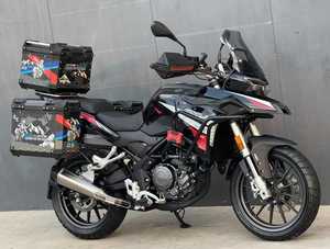 รถมอเตอร์ไซค์ TRK251 ระบบระบายความร้อนแบบคู่ขนาน เครื่องยนต์เบนซิน สำหรับการผจญภัย กำลังสูง พร้อมระบบเบรก ABS ใช้งานได้สองโหมด สำหรับทุกสภาพพื้นผิว - Product Image 1