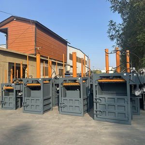 Compactadora Hidráulica Pequeña para Botellas de Plástico, Residuos Plásticos y Cajas de Cartón - Product Image 1