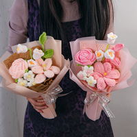 CLTF 2026 Handgefertigter Häkelblumenstrauß Gestrickte Rosenblumen Valentinstagsgeschenke für Freundin Mädchen Frauen Ehefrau Valentinstag