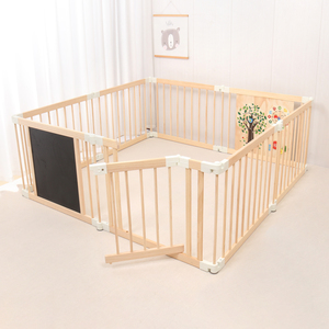 Offre Spéciale Parc d'activités moderne pour enfants en bois naturel, barrière de sécurité pliable avec tableau noir pour la sécurité de la chambre - Product Image 2