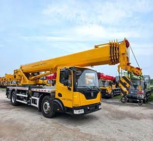 Grue mobile sur camion Weichai Zoomlion XCT12L5-5 de 12 tonnes, flèche compacte et efficace à 5 sections, nouvelle flèche de 38 m de portée pour la construction - Product Image 5