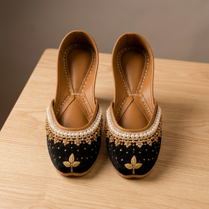 Chaussures plates pour femmes, style Khussa Juti indien pakistanais, en velours floral fait main, semelle extérieure en cuir véritable, à enfiler, collection été 2026 - Product Image 1