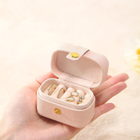 Lot de 100 mini-bijoux personnalisés en cuir PU, faits à la main, élégants, avec fermeture à rabat, design carré, marque Pinuo gravée