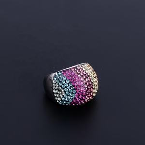 Bagues tendance en acier inoxydable pour femmes, serties de cristaux CZ, bagues tendance 2021 à prix avantageux en promotion - Product Image 3