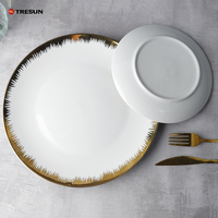 Grossiste Assiette à dîner chinoise 10.5 Décalcomanie dorée de luxe personnalisée de qualité supérieure Plats écologiques en céramique et porcelaine pour hôtel
