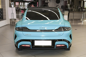 รถ SUV ไฟฟ้า Su7 2024 Xiao Mi ความเร็วสูง265กม./ชม. รถ EV 5ที่นั่งระยะไกล800กม. - Product Image 5