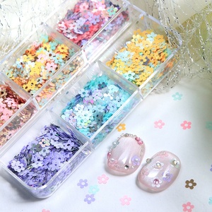 Accessoires de nail art printemps-été, style japonais et coréen, boîte de 6 compartiments, paillettes fleur de prunier couleur claire, fleurs <span class=keywords><strong>macaron</strong></span> 4MM - Product Image 1