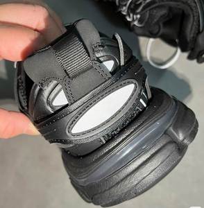 Zapatillas Retro de Lujo de Alta Calidad para Hombre y Mujer con Amortiguación, Antiolor y Forro de Malla Suave - Product Image 1