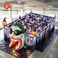 Labyrinthe gonflable géant d'Halloween durable avec laser, labyrinthe gonflable d'horreur avec crânes et fantômes, tunnel gonflable à vendre