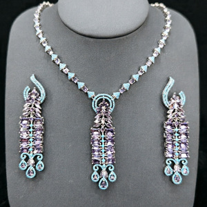 Set <span class=keywords><strong>di</strong></span> Collana e Orecchini ZX <span class=keywords><strong>di</strong></span> Alta Gamma in Rame Placcato Oro Puro con Zirconi Colorati, Gioielli <span class=keywords><strong>di</strong></span> Lusso per Spose, Cene e Feste, Stile Vintage Femminile - Product Image 3