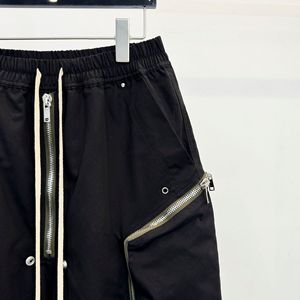 <span class=keywords><strong>Pantaloncini</strong></span> Cargo da Uomo Serie Dark, Vestibilità Regolare, Design <span class=keywords><strong>con</strong></span> Tasche Grandi e Multi-cerniera, Lunghezza Media - Product Image 3