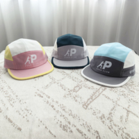 Casquette 5 panneaux Push Club en polyester, style campeur, gris anthracite et blanc, logo brodé, respirante, vente en gros
