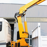Grue mobile montée sur camion Bob-Lift puissante de 5 tonnes, grue à flèche télescopique articulée avec stabilisateurs