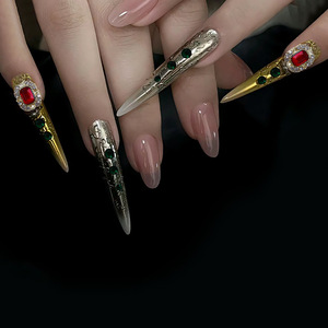 5 Piezas de Decoraciones de Uñas con Pedrería Estilo Corte, Retro 3D, Brillantes y Decoradas para Manicura - Product Image 4