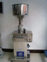 Lotion de remplissage de bouteilles de crème cosmétique et machine de remplissage verticale de remplissage de crème