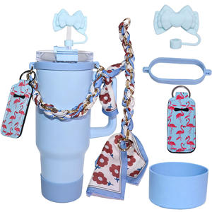 Kit d'accessoires pour gobelet en silicone personnalisable, comprenant une sangle de manche et des breloques décoratives - Écologique et réutilisable - Product Image 5