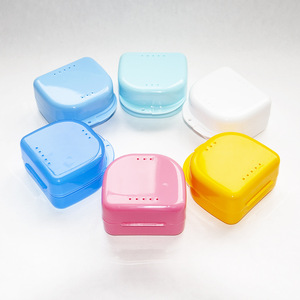 Boîte de rangement pour prothèses dentaires HUIYA, en plastique, grande ou moyenne taille, pour le soin des prothèses. - Product Image 2