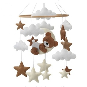 Mobile de berceau en <span class=keywords><strong>feutre</strong></span> mignon en forme de nuage, lune et étoile, suspendu et rotatif, pour décoration de chambre de bébé et de nourrisson, vente en gros - Product Image 4