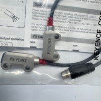 Sensor Fotoeléctrico KEYENCE PR-M51CN Serie PR-M, IP67 IP69K, Conector M8 para Detección de Piezas
