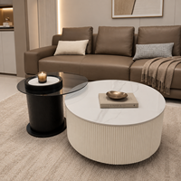 Table basse en marbre écologique et durable, avec cadre en bois courbé, surdimensionnée, finition personnalisée, salon, arrondie, crème beige