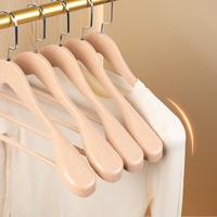 Cintre en plastique PP imitation bois, épaules larges, design moderne et peu encombrant pour costumes, manteaux, chemises, vestes, robes, rangement salon