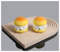 Petit pain en forme de toast à rebond lent et mignon. Collation ludique. Gadget anti-stress. Jouet anti-stress. Cadeaux de bienvenue