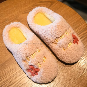 Semelle TPR Premium pour Femme, Design de Créateur pour Pantoufles, Nouveau Modèle Hiver, Fourrure Douce et Pelucheuse pour Femme, Produit de Bonne Qualité - Product Image 2