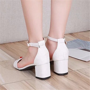 Sandalias de tacón alto sencillas y nuevas de primavera 2026, con tacón grueso, informales, a la moda, para mujer, con punta redonda y diseño de una tira, sexys. - Product Image 5